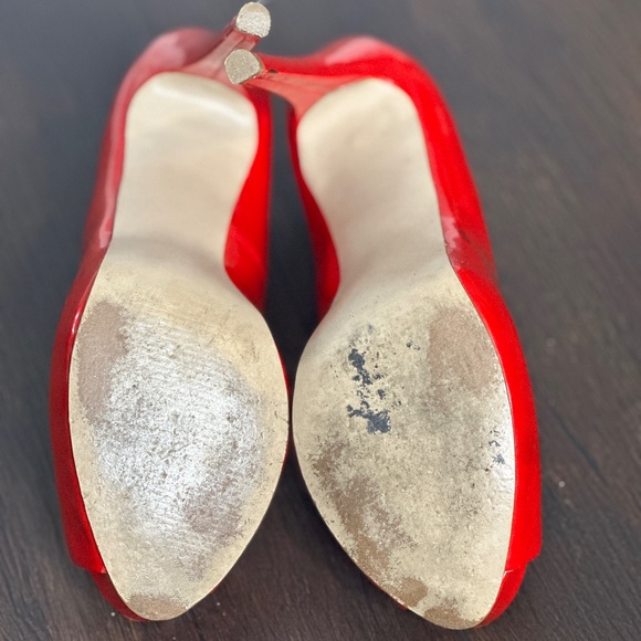 🔥 GUESS Red Patent Leather Peep-Toe Pumps – 4 3/4" Heel, 1" Platform – Size 7 - Picture 10 of 10